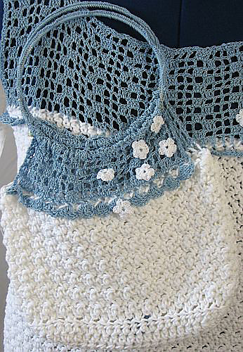 White Top With Mesh Accents and Matching Purse photo 4