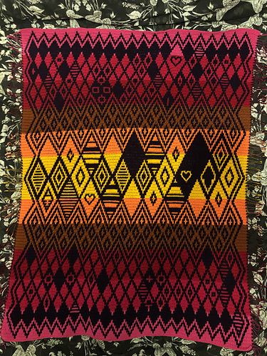 Ravelry: Queen CAL pattern by Tinna Thórudóttir