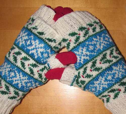 Deck the Halls 2014: The Fingerless Mitts photo 4