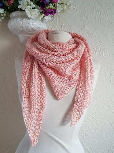 Ravelry: Zingara Shawlette pattern by Deb Borrie