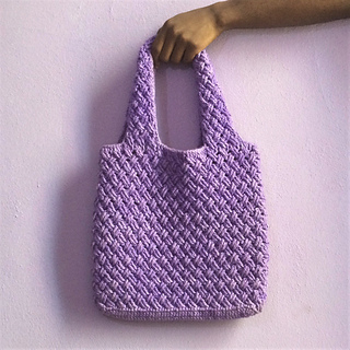 Ravelry: Celtic Weave Tote pattern by Ola Ogunlolu