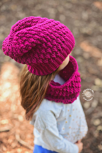 Raspberry Beanie & Cowl photo 5