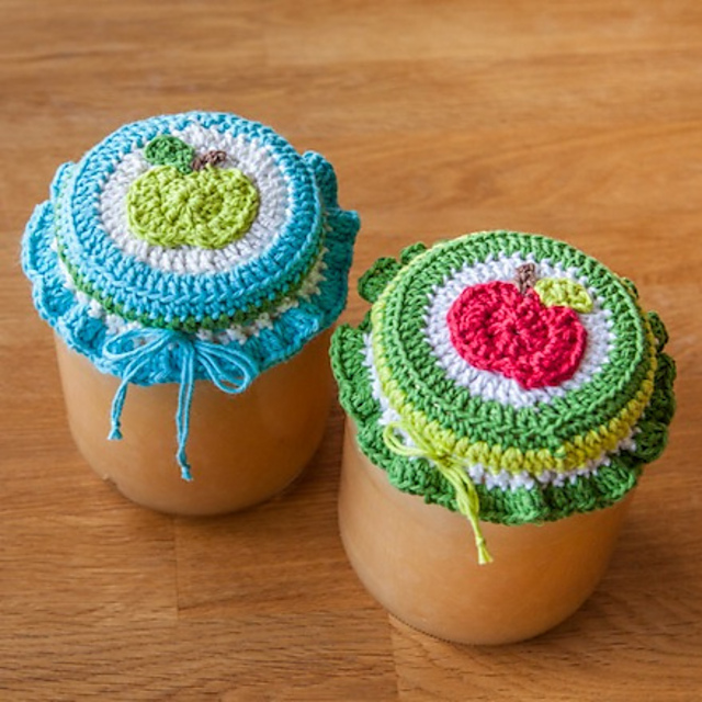 Ravelry Apple jam lid covers pattern by Didde