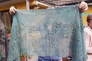 Beautiful lace patterns by Louisa Harding in cashmere lace from Yarntelier!