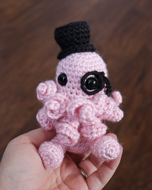 Ravelry: Cthulhu Amigurumi with Top Hat 