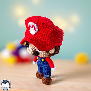 Handmade Mario and Luigi amigurumi inspired by Nintendo’s Super Mario Bros, a perfect crochet pattern for fans of classic video games and geek culture.