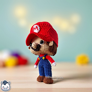 Handmade Mario and Luigi amigurumi inspired by Nintendo’s Super Mario Bros, a perfect crochet pattern for fans of classic video games and geek culture.