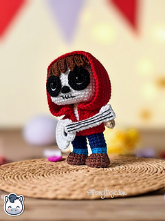 Handmade Coco amigurumi inspired by Disney Pixar’s Coco, a perfect crochet pattern for fans of Día de Muertos, Mexican culture and Disney classics.