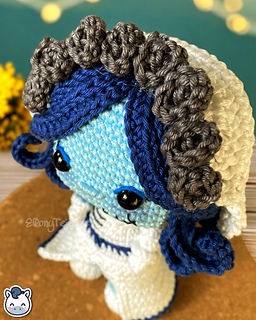 Handmade Emily amigurumi inspired by Tim Burton’s Corpse Bride, a spooky gothic Halloween crochet pattern PDF perfect for fans of dark romance.