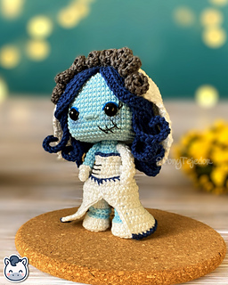Handmade Emily amigurumi inspired by Tim Burton’s Corpse Bride, a spooky gothic Halloween crochet pattern PDF perfect for fans of dark romance.