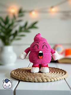 This Caca Arale crochet pattern PDF is perfect for fans of Dr. Slump and retro anime lovers. Inspired by the classic manga, this handmade geek amigurumi is a cute and fun DIY project. Digital download available in English and Spanish.