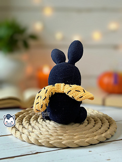 Handmade P-chan pig amigurumi inspired by Ranma ½, a kawaii crochet pattern PDF perfect for anime fans, otaku collections, and geek plush lovers.