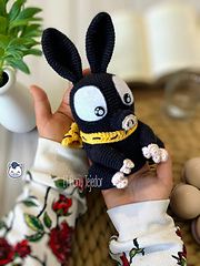 Handmade P-chan pig amigurumi inspired by Ranma ½, a kawaii crochet pattern PDF perfect for anime fans, otaku collections, and geek plush lovers.