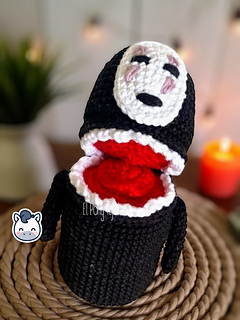 Handmade No Face (Kaonashi) amigurumi inspired by Studio Ghibli’s Spirited Away, a perfect pattern for fans of anime, kawaii style and Japanese fantasy.