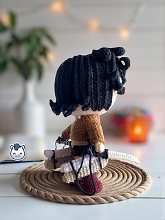 Handmade Eren Jaeger amigurumi inspired by Hajime Isayama’s Attack on Titan (Shingeki no Kyojin), a perfect crochet pattern for anime fans, otaku collections, and Funko-style plush lovers.