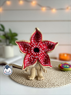 Handmade Demogorgon amigurumi inspired by Netflix’s Stranger Things, a spooky Halloween crochet pattern PDF perfect for horror and sci-fi fans.