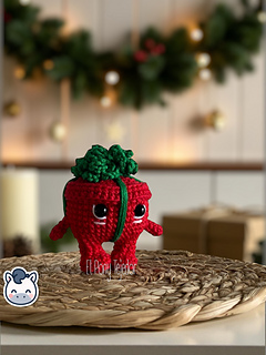 Handmade Christmees Gift, Santa and Reindeer amigurumi inspired by classic Christmas stories, festive holiday crochet pattern PDF.