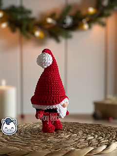 Handmade Christmees Gift, Santa and Reindeer amigurumi inspired by classic Christmas stories, festive holiday crochet pattern PDF.