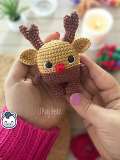 Handmade Christmees Gift, Santa and Reindeer amigurumi inspired by classic Christmas stories, festive holiday crochet pattern PDF.