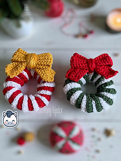 Handmade Christmas Wreath Amigurumi Ornament, festive red, white, and green striped crochet pattern PDF.