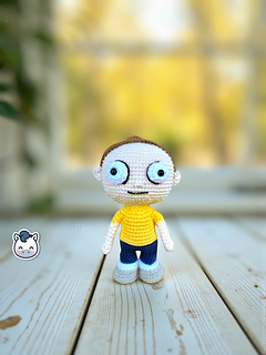 Rick and Morty amigurumi crochet pattern with white lab coat, blue spiky hair and iconic expressions, handmade geek dolls.