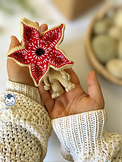 Handmade Demogorgon amigurumi inspired by Stranger Things, a creepy and geek crochet pattern PDF perfect for horror fans and Funko-style plush lovers.