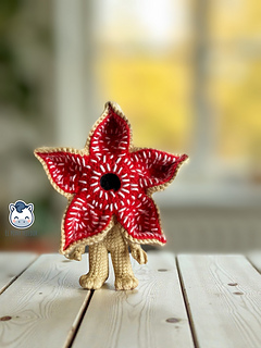 Handmade Demogorgon amigurumi inspired by Stranger Things, a creepy and geek crochet pattern PDF perfect for horror fans and Funko-style plush lovers.