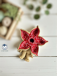 Handmade Demogorgon amigurumi inspired by Stranger Things, a creepy and geek crochet pattern PDF perfect for horror fans and Funko-style plush lovers.