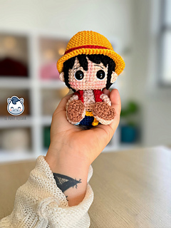 Handmade Chopper and Luffy amigurumi inspired by One Piece, a cute and beginner-friendly crochet pattern PDF for anime fans, geek collectors and Funko-style plush lovers