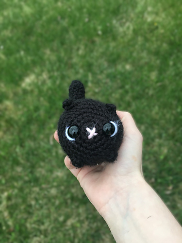 Loaf-katt - Ellie Iris