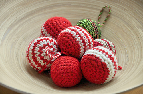 Boule de noël en laine photo 1