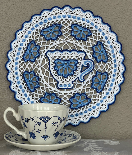 Delft Tea Set: Cup Doily