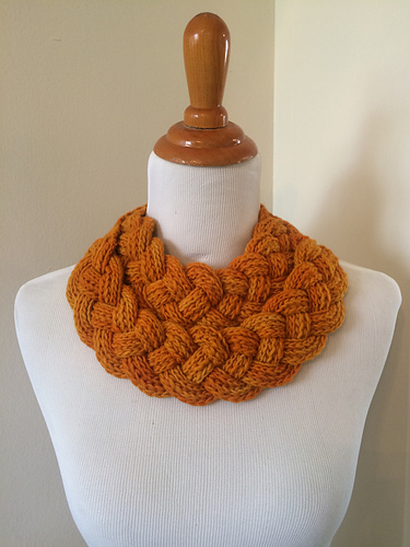Double Layered Braided Cowl 다른 모습 3