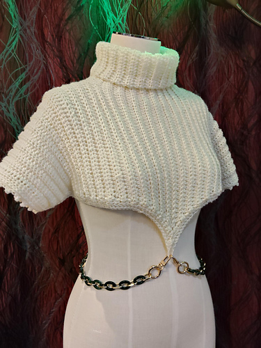 FemmeMail Chained Top