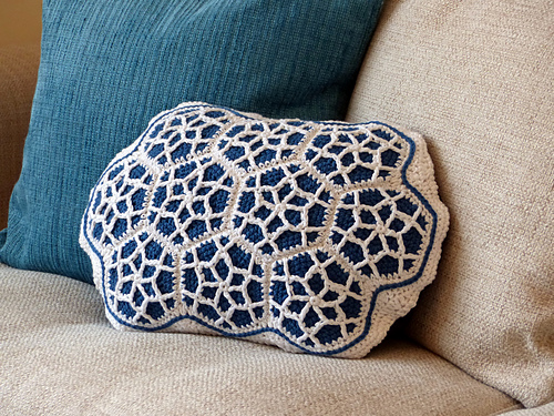 Moroccan Hexagon Motif Cushion photo 1