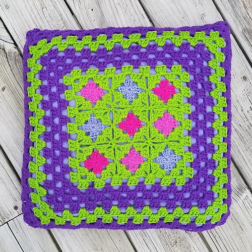 Ravelry Granny Square Pillow Cover pattern by Salena Baca