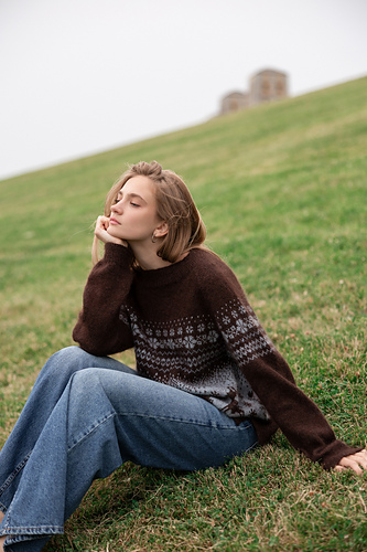 Dear Deer Pullover