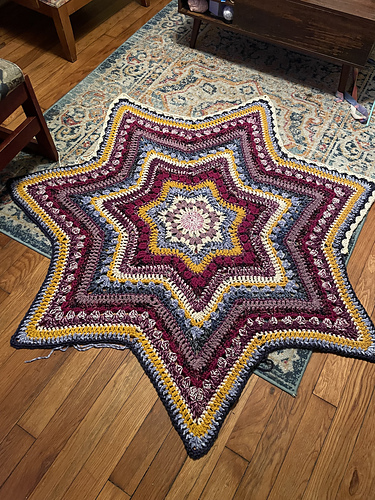 初めての6日スターブランケット（糸をめっちゃ買いすぎたかも） : r