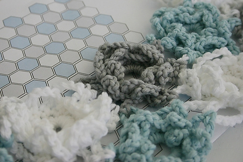 Loopsy Daisy Coverlet & Wrap photo 5