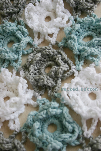 Loopsy Daisy Coverlet & Wrap photo 2