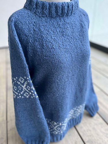 Terneholmen-genser - Ferdigstrikka (Vibeke Lauritsen)