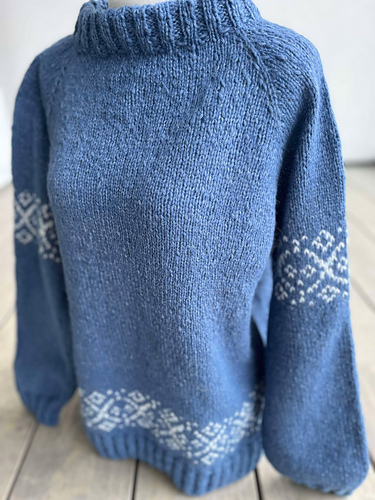 Terneholmen-genser - Ferdigstrikka (Vibeke Lauritsen)