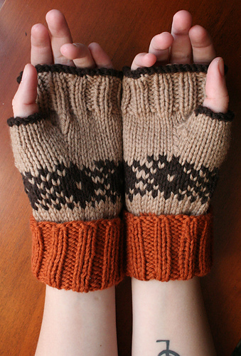 Dulcian Fingerless Gloves photo 1