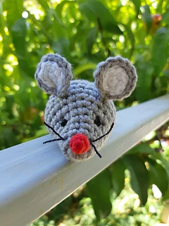 little crochet mouse
