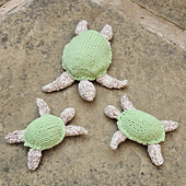 Big Knitted turtle with knitted turtle babies