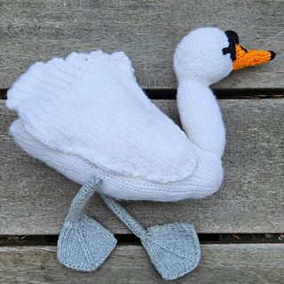 Swan knitting