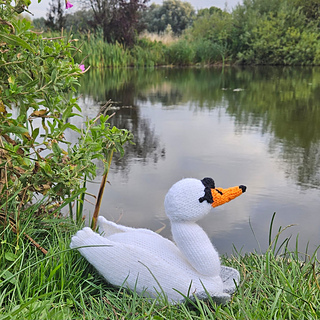 Knitted mute swan toy