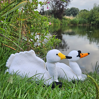 Swan couple - separate swan knitting patterns option