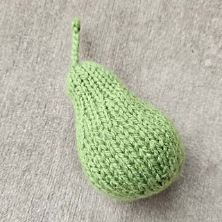 Knitted pear with stalk
