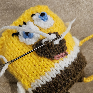 Knitted spongebob sewing teeth